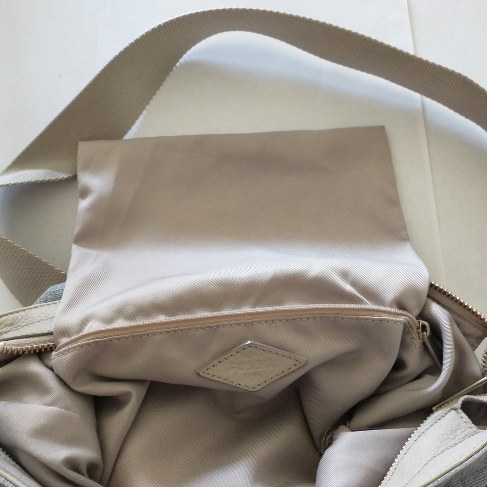 FOSSIL Soft Light Gray Crossbody Bag - Picture 5 of 10